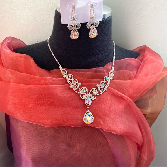 NEW Aurora Borealis Teardrop Necklace and Earrings Jewelry Set - Picture 1 of 7